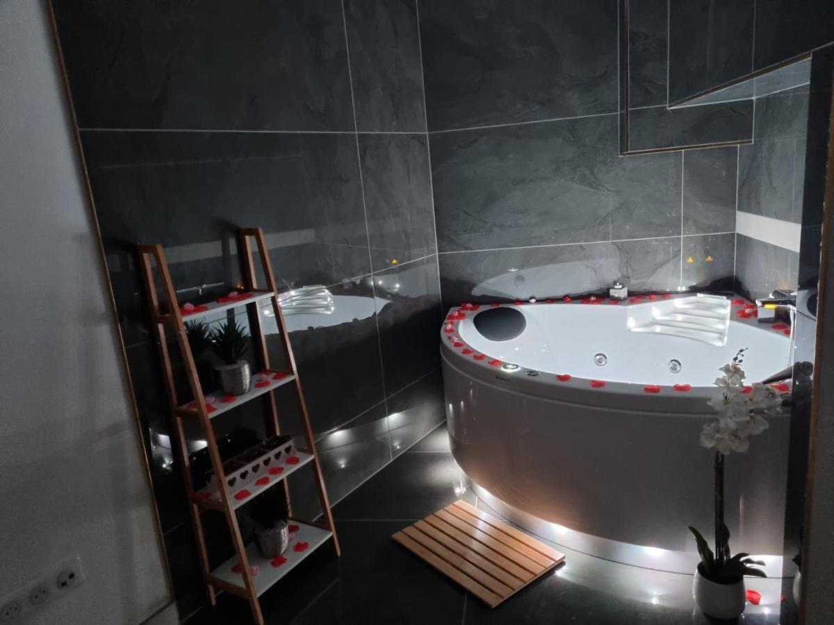 Jolie Maison, Balneo Lumino Therapie Et Terrasse Colmar Exteriér fotografie